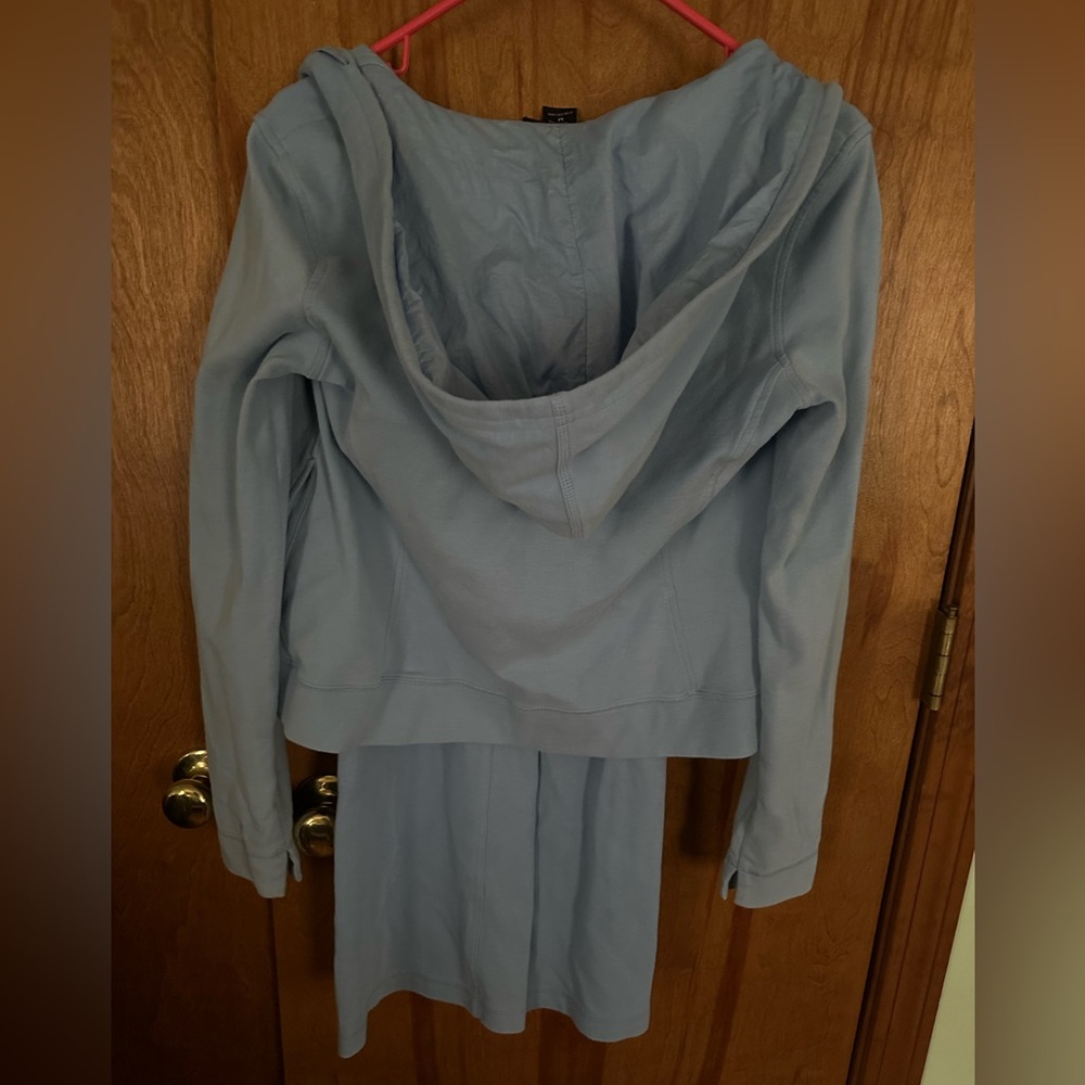 Express women’s light blue soft sweatshirt and matching pants - Picture 2 of 6